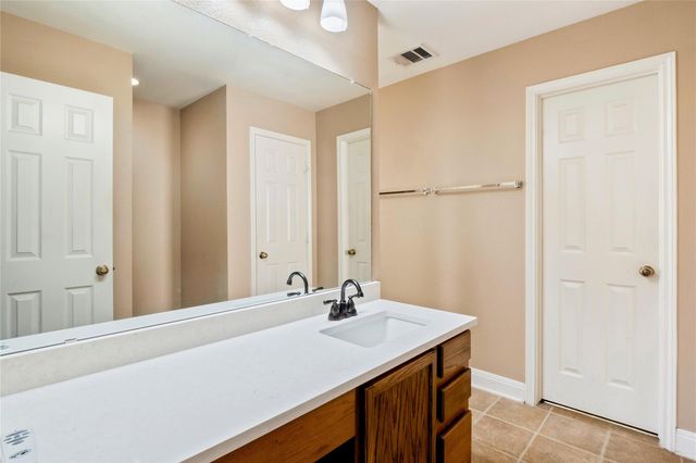 219 WOODLAKE DR, Georgetown, TX 78633