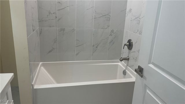 6363 Lockhaven Drive, Brook Park, OH 44142