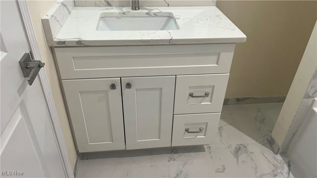 6363 Lockhaven Drive, Brook Park, OH 44142