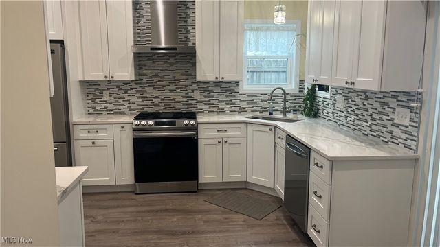 6363 Lockhaven Drive, Brook Park, OH 44142