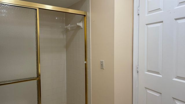 1581 Woodbridge Lakes Circle, West Palm Beach, FL 33406