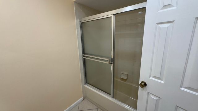 1581 Woodbridge Lakes Circle, West Palm Beach, FL 33406