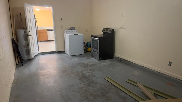 1581 Woodbridge Lakes Circle, West Palm Beach, FL 33406