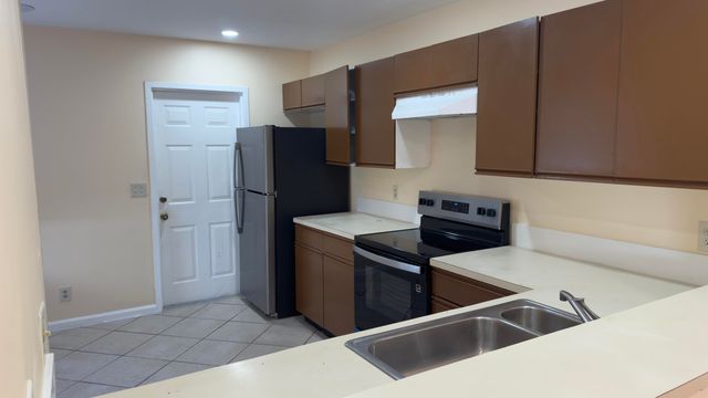 1581 Woodbridge Lakes Circle, West Palm Beach, FL 33406