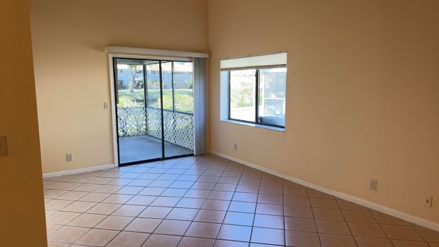 1581 Woodbridge Lakes Circle, West Palm Beach, FL 33406