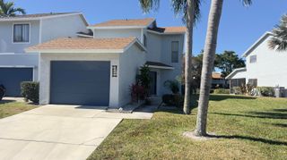 1581 Woodbridge Lakes Circle, West Palm Beach, FL 33406