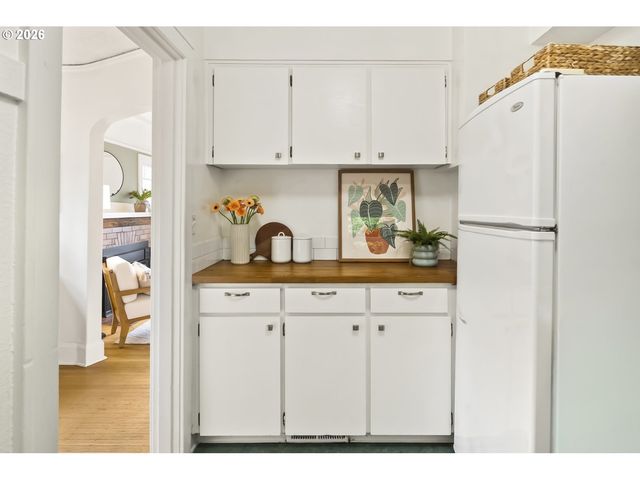 4935 Ne FLANDERS St, Portland, OR 97213