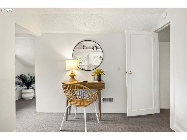 4935 Ne FLANDERS St, Portland, OR 97213