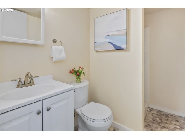 4935 Ne FLANDERS St, Portland, OR 97213