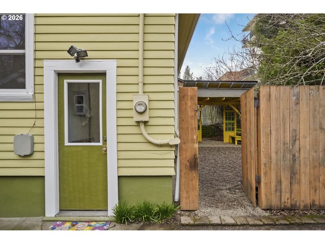 4935 Ne FLANDERS St, Portland, OR 97213