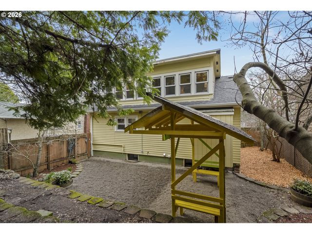 4935 Ne FLANDERS St, Portland, OR 97213
