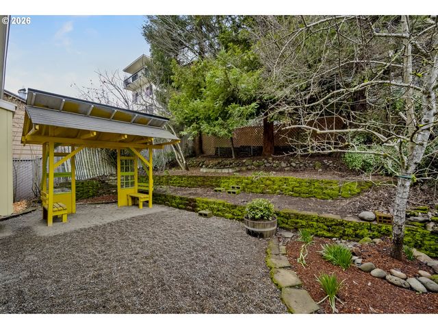 4935 Ne FLANDERS St, Portland, OR 97213