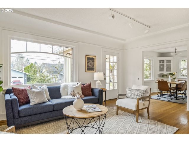 4935 Ne FLANDERS St, Portland, OR 97213