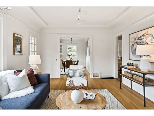 4935 Ne FLANDERS St, Portland, OR 97213