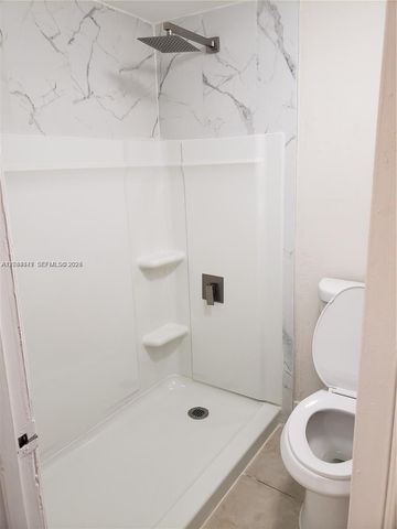 4550 W 16th Avenue 301, Hialeah, FL 33012