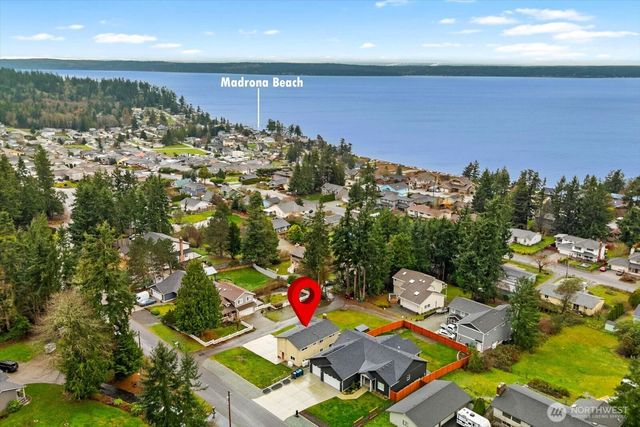 361 Grandview Avenue, Camano Island, WA 98282