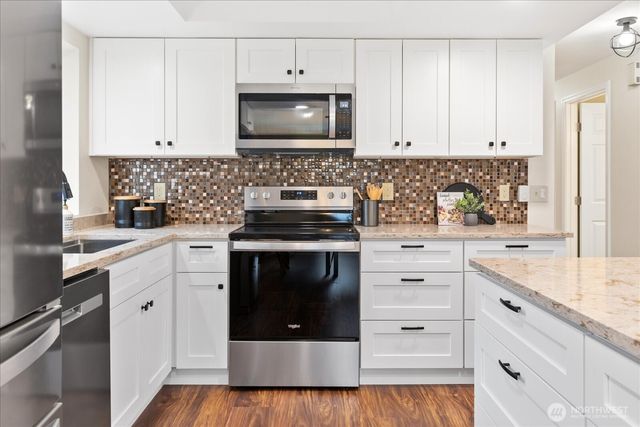 361 Grandview Avenue, Camano Island, WA 98282