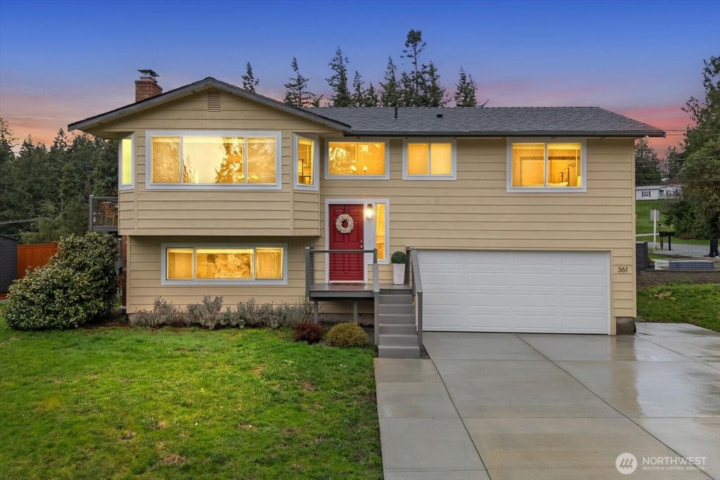 361 Grandview Avenue, Camano Island, WA 98282