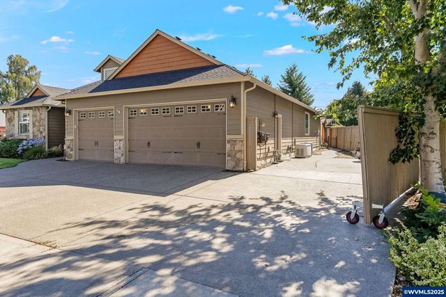 7632 2nd Av N, Keizer, OR 97303