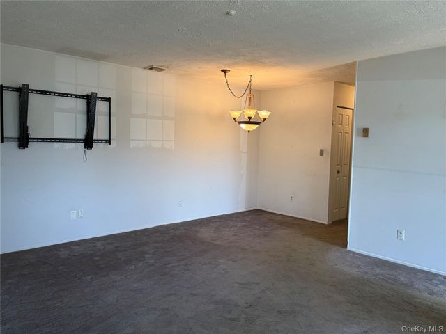 58 Harbor Road N, Amityville, NY 11701