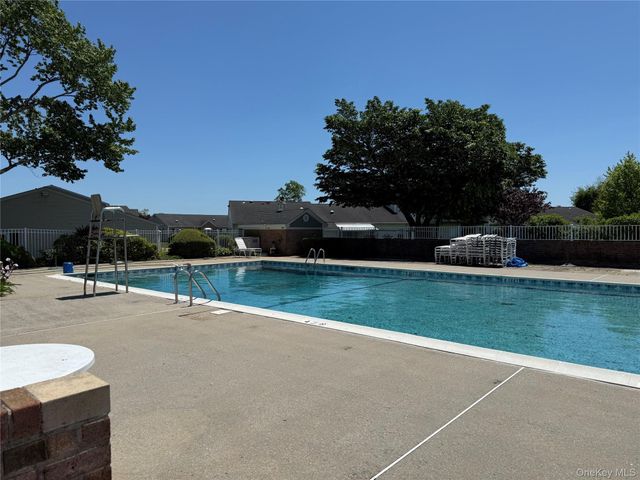 58 Harbor Road N, Amityville, NY 11701