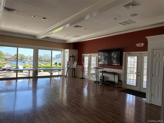 58 Harbor Road N, Amityville, NY 11701