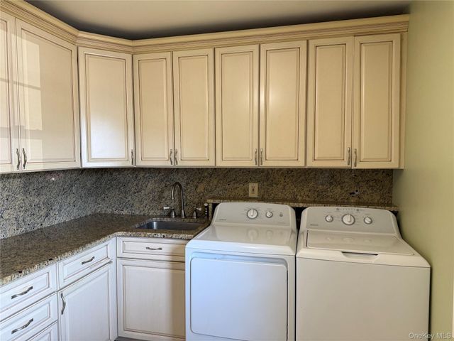 58 Harbor Road N, Amityville, NY 11701