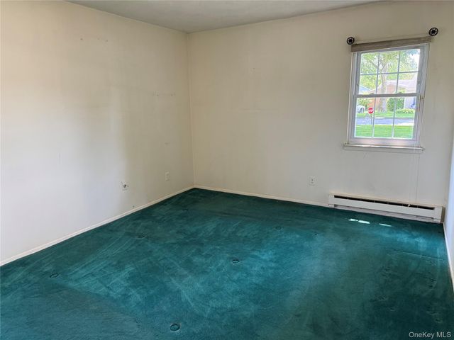 58 Harbor Road N, Amityville, NY 11701
