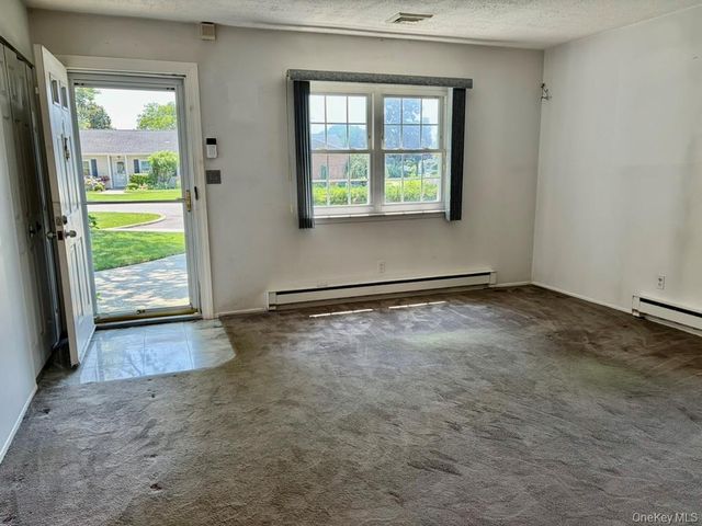 58 Harbor Road N, Amityville, NY 11701