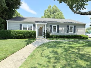 58 Harbor Road N, Amityville, NY 11701
