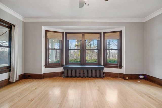 2924 N Cambridge AVENUE, Milwaukee, WI 53211