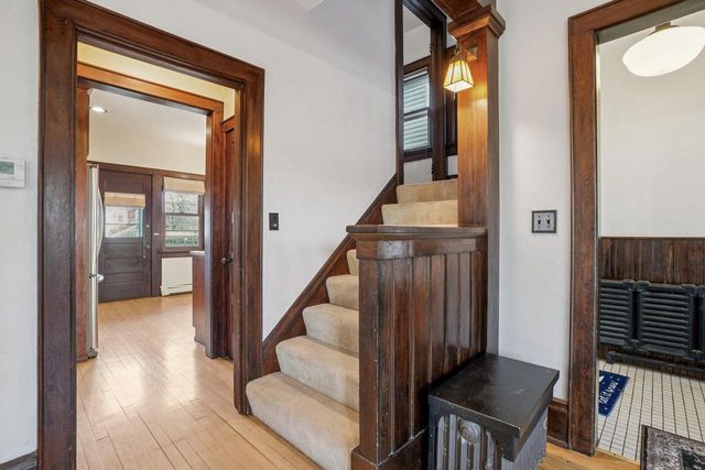 2924 N Cambridge AVENUE, Milwaukee, WI 53211