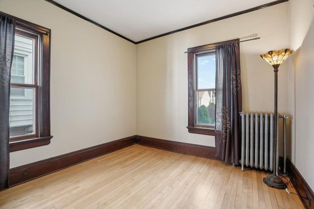 2924 N Cambridge AVENUE, Milwaukee, WI 53211