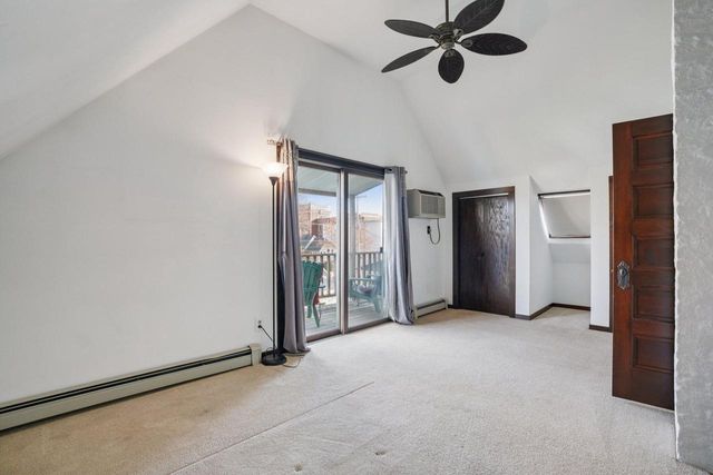 2924 N Cambridge AVENUE, Milwaukee, WI 53211