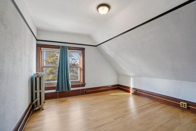 2924 N Cambridge AVENUE, Milwaukee, WI 53211