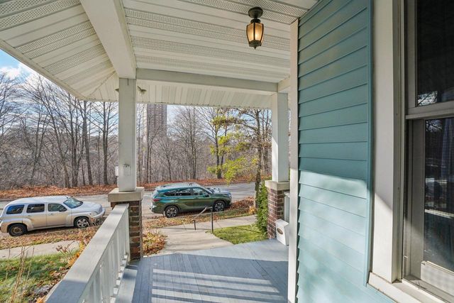 2924 N Cambridge AVENUE, Milwaukee, WI 53211