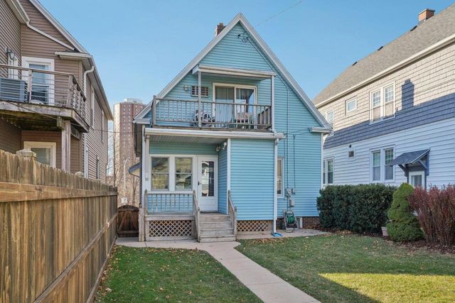2924 N Cambridge AVENUE, Milwaukee, WI 53211