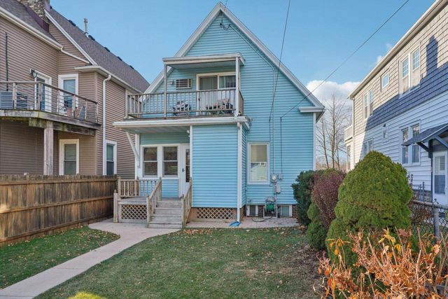 2924 N Cambridge AVENUE, Milwaukee, WI 53211