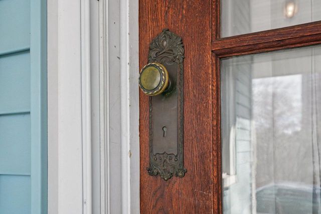 2924 N Cambridge AVENUE, Milwaukee, WI 53211