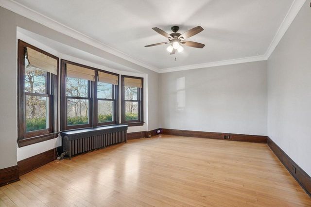 2924 N Cambridge AVENUE, Milwaukee, WI 53211