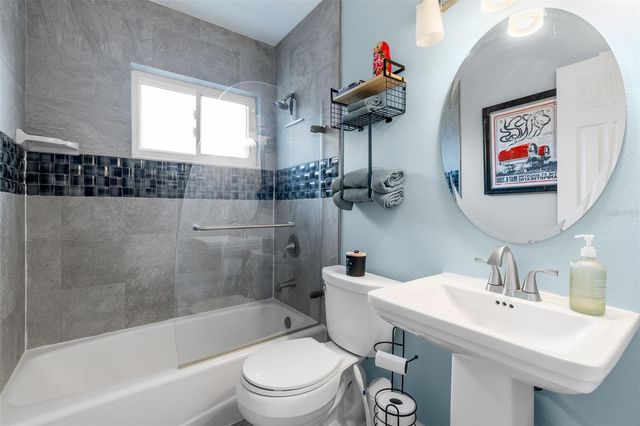 1224 80TH AVENUE N, St Petersburg, FL 33702