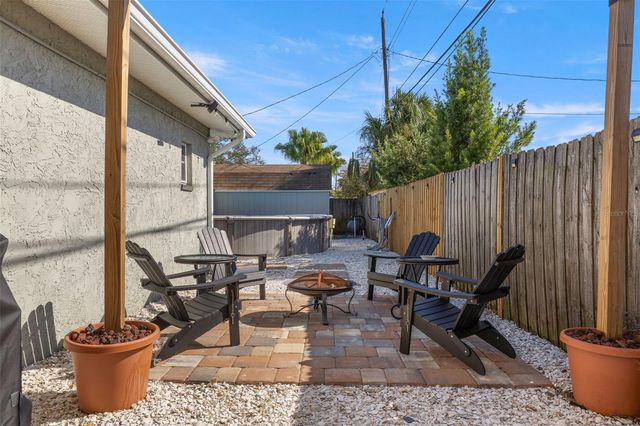 1224 80TH AVENUE N, St Petersburg, FL 33702