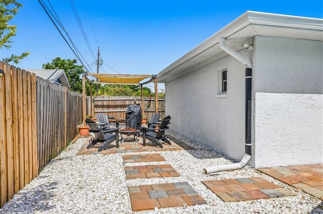 1224 80TH AVENUE N, St Petersburg, FL 33702