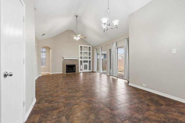 2201 Windsor Farms Drive, Denton, TX 76207