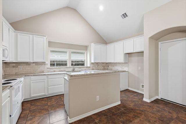 2201 Windsor Farms Drive, Denton, TX 76207