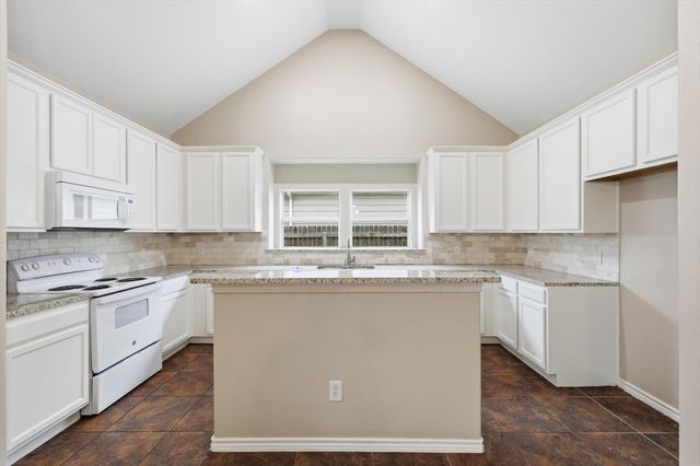 2201 Windsor Farms Drive, Denton, TX 76207