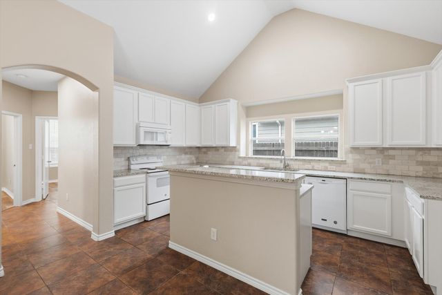 2201 Windsor Farms Drive, Denton, TX 76207