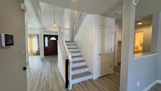 206 Meadow Creek Court, Oakley, CA 94561