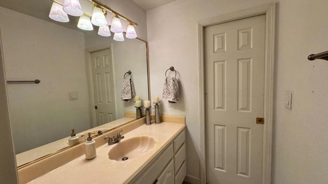 206 Meadow Creek Court, Oakley, CA 94561