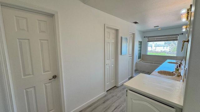 206 Meadow Creek Court, Oakley, CA 94561